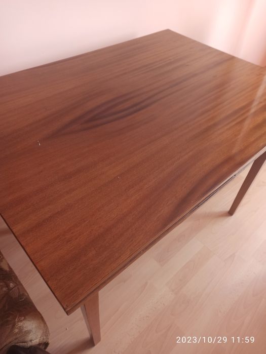 Стіл журнальний дерев'яний