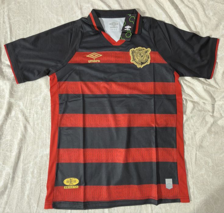 Camisolas de clubes e seleções de futebol