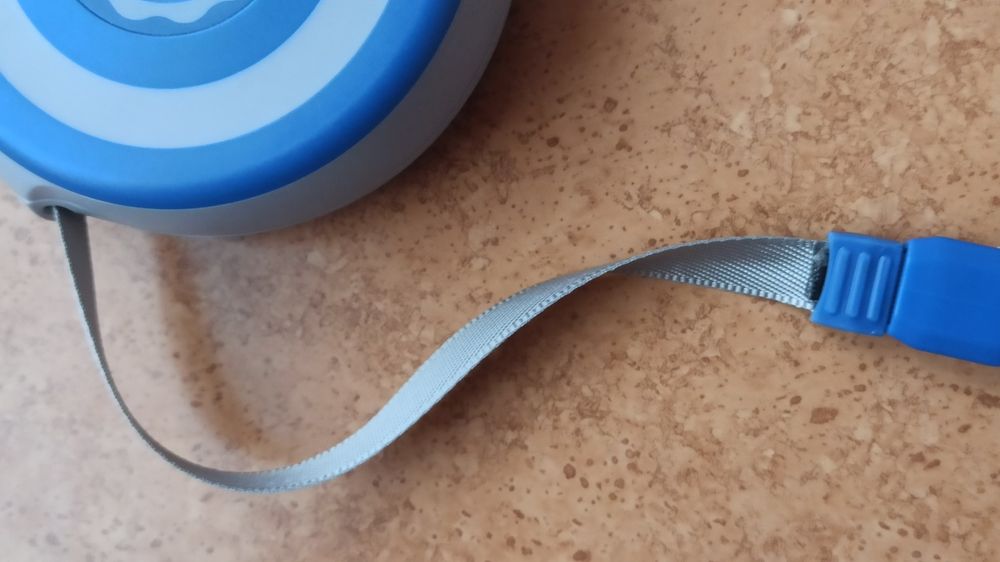 Продам поводок рулетку   от немецкого бренда Zoofari  430гр.