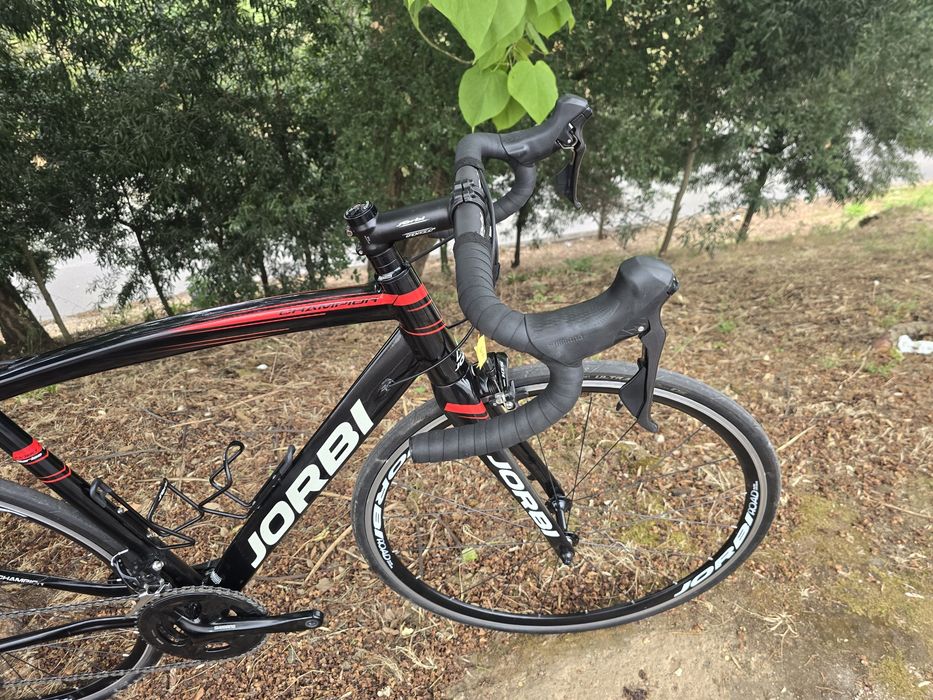 Bicicleta de estrada L 11x2v 105 semi nova
