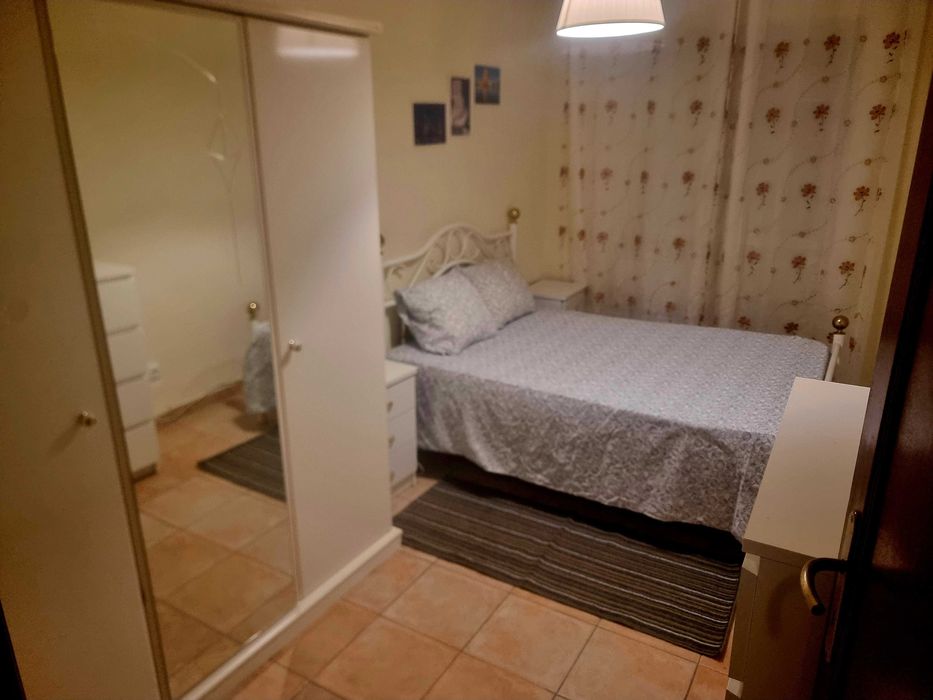 Alugo Quarto (individual) Mobilado