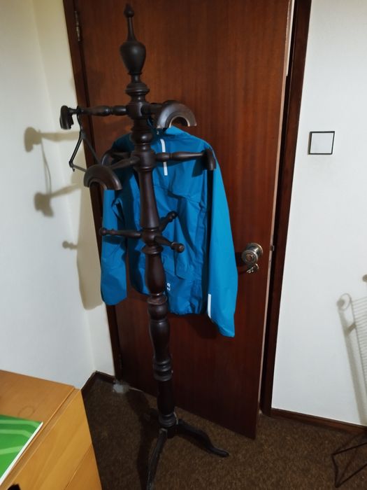 Bengaleiro rústico em preto 15 euros