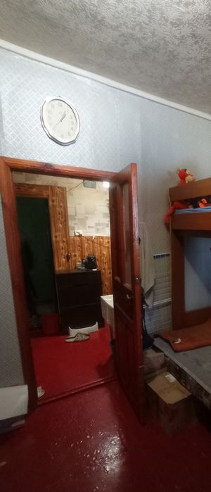 Продам гостинку район ТЦ МЭТРО