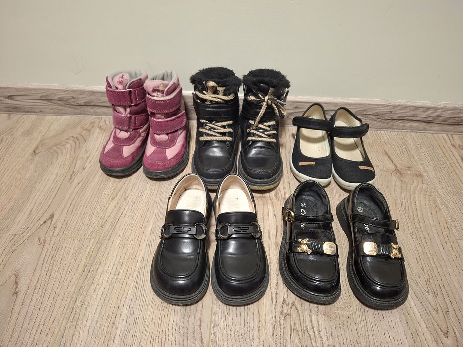 Дитяче взуття дівчинка
