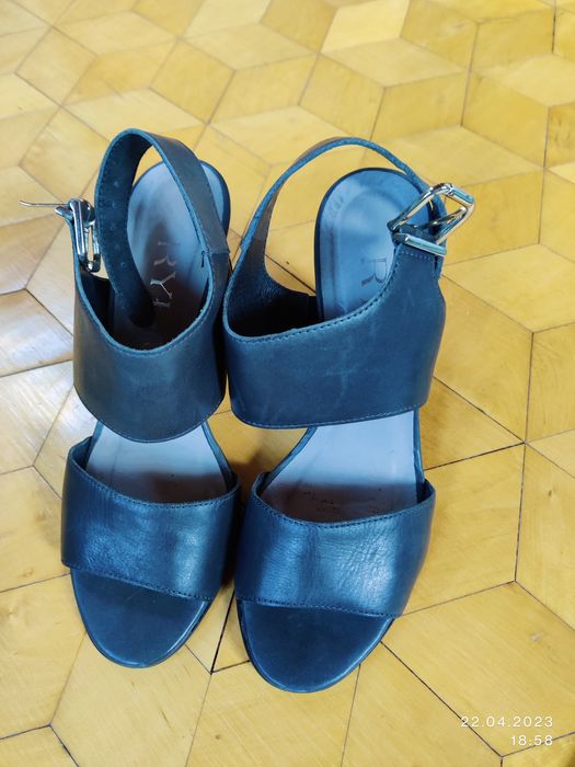 Buty skórzane szare marki Ryłko