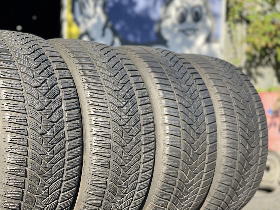 Шини Зимові 4шт 245/45 R18 Dunlop Winter Sport 5