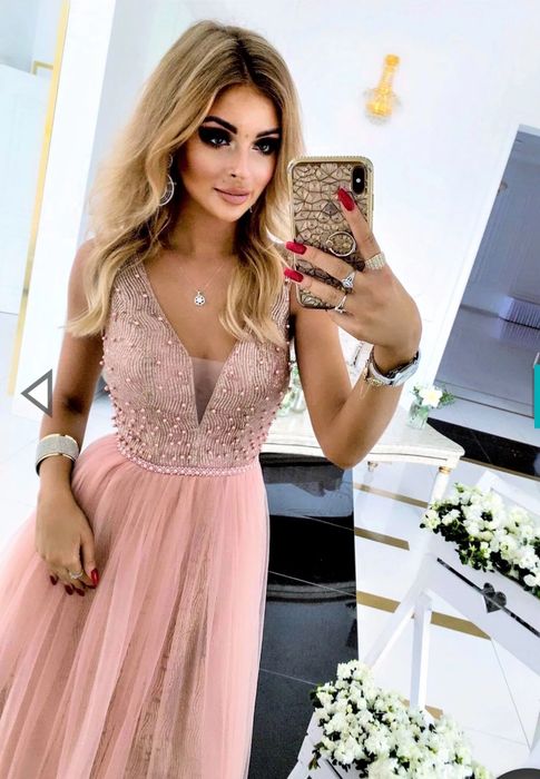 Tiulowa suknia rosegold