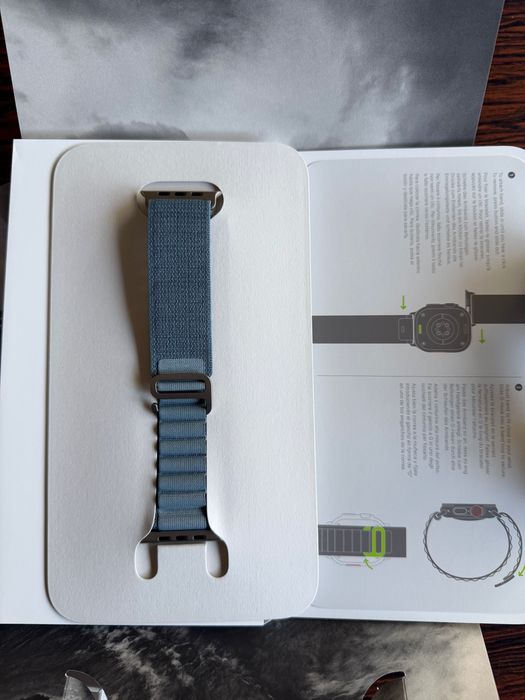 Apple Watch Ultra 3 Titanio Natural - Bracelete Loop Alpine Azul (M)