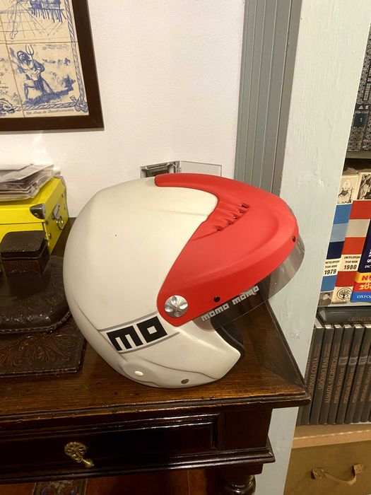 Capacete MOMO.Modelo raro e comprado em Inglaterra.