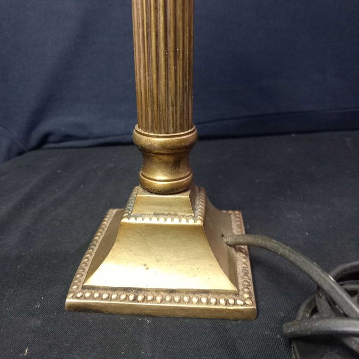 Base candeeiro antigo em latão