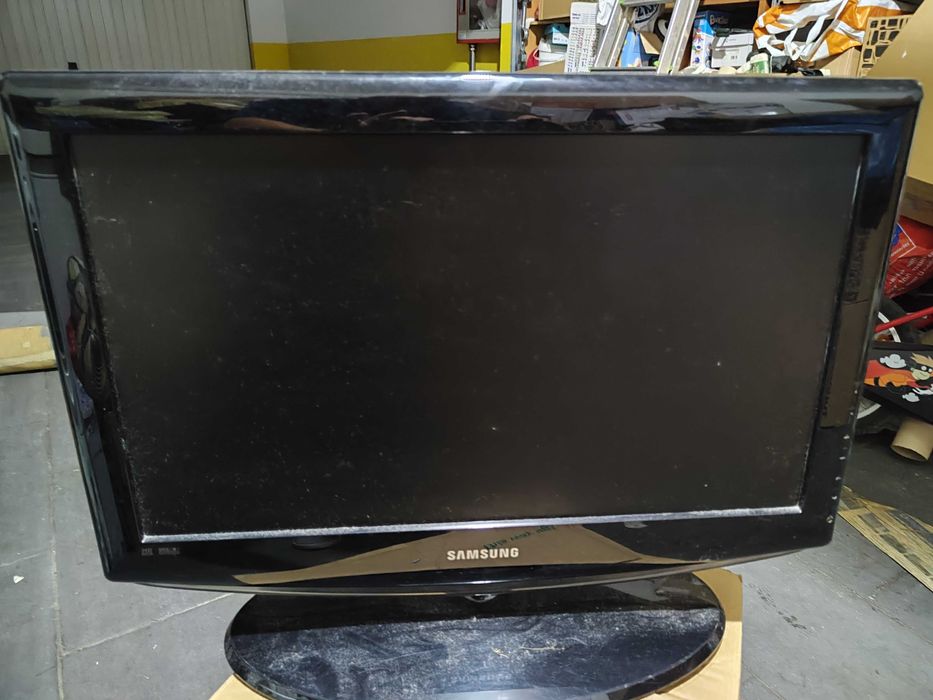 TVs LCD JVC e SAMSUNG