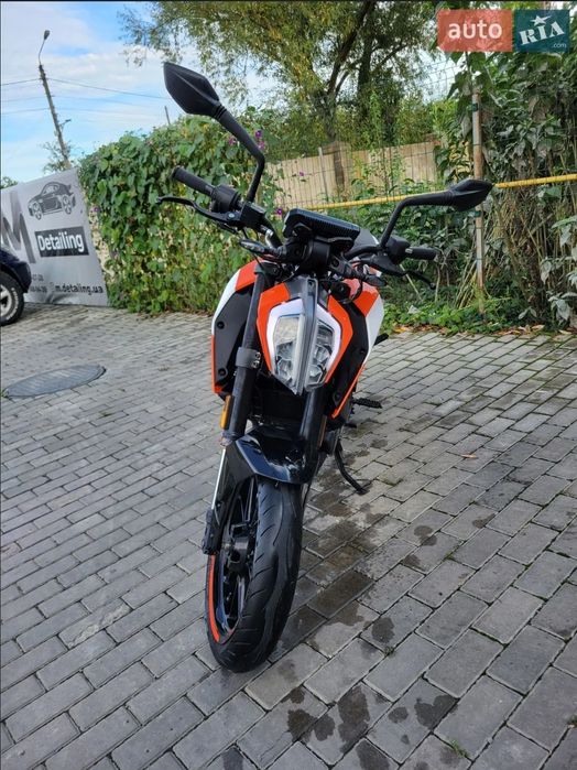 КТМ ДЮКЕ 125 2022 року