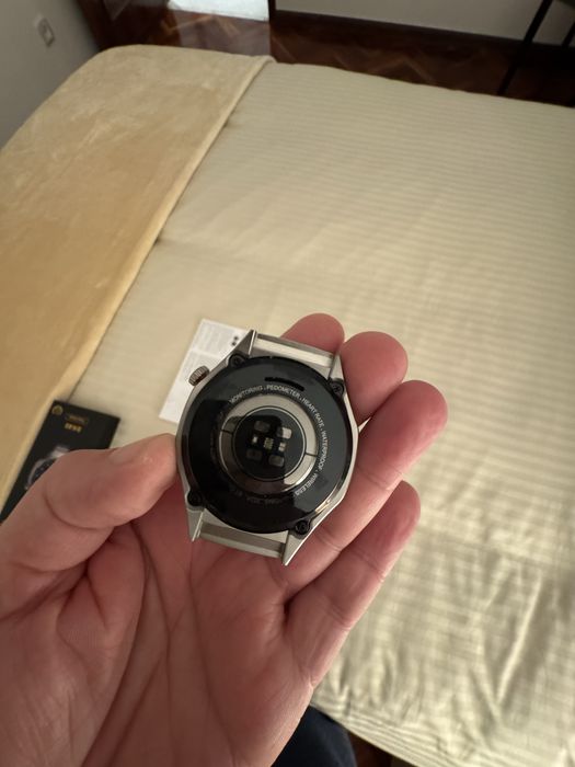 Smartwatch SK 40 com tres braceletes