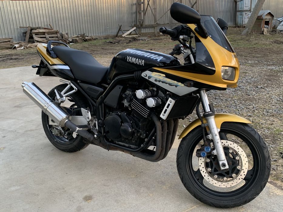 Продам мотоцикл Yamaha Fazer 600