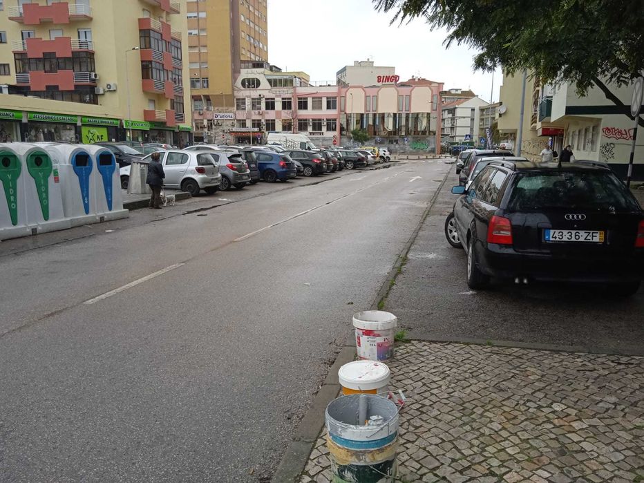 Arrendo Loja em Amora