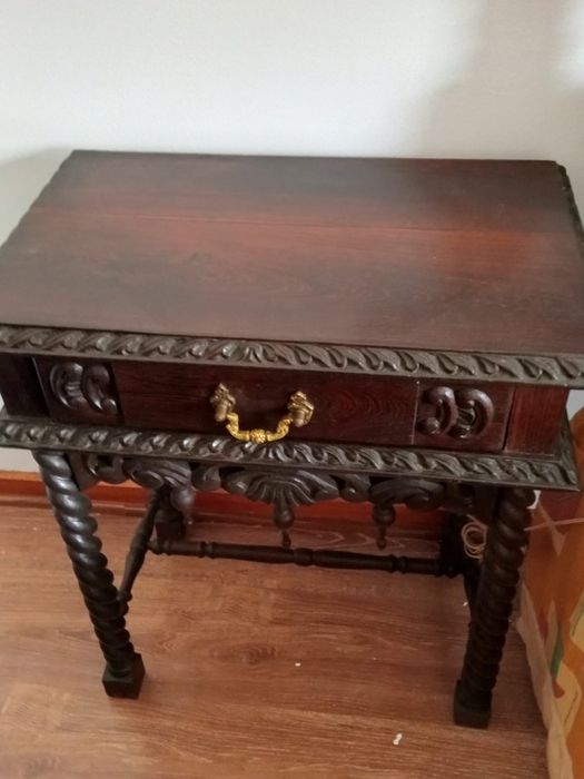 Quarto pau preto(cama, 2 mesinhas, 2 cómodas, espelho, cadeira, banco)