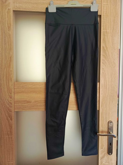 Nowe, szare legginsy
