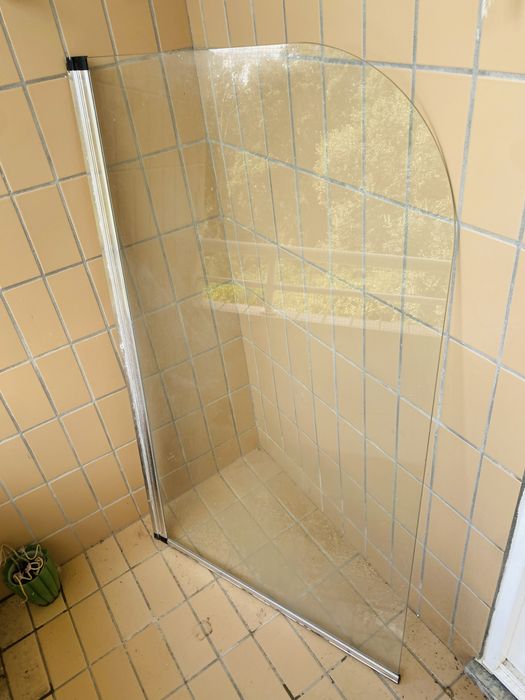 Vendo resguardo de banheira em vi