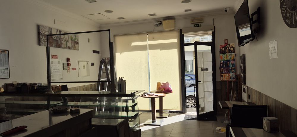 Aluguer loja cafetaria e Mercearia Torres vedras central