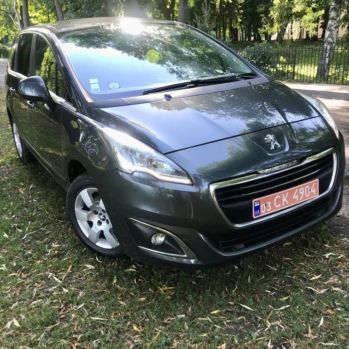 Пежо 5008 2014 року у відмінному стані