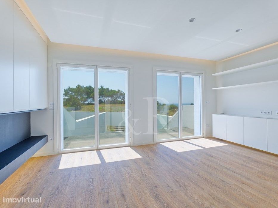 Apartamento T4 duplex com vista mar na Praia das Maçãs, Sintra