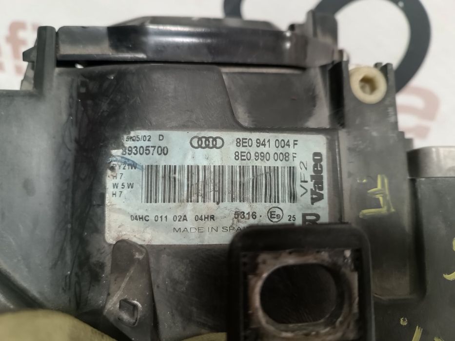 Ótica / Farol Direito AUDI A4 B6 - 8E0941004F