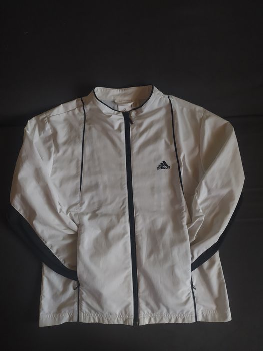 Biała kurtka w czarne paski Adidas