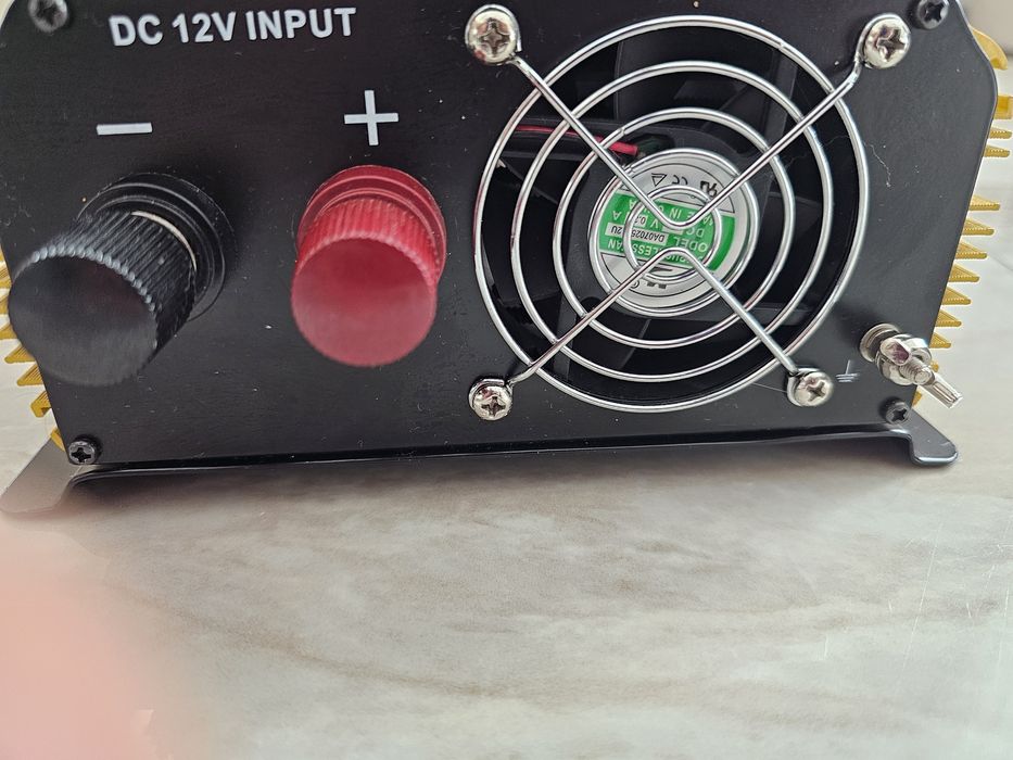 Инвертор VOLT POLSKA с чистой синусоидой 3000w 12v