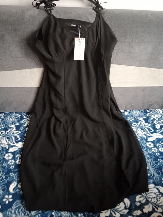 Elegancka sukienka czarna
