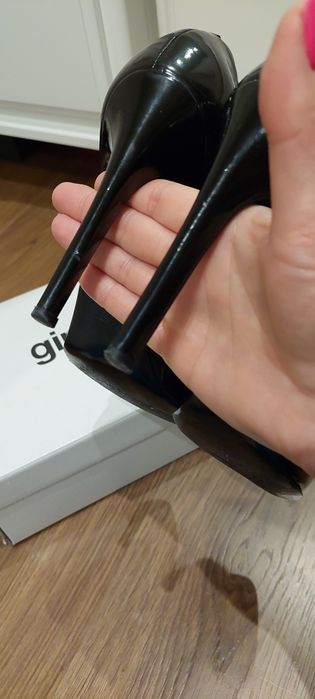 Gino Rossi klasyczne czarne szpilki skórzane seksowne 38
