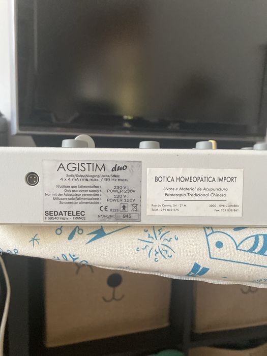 Estimulador elétrico duplo para oito agulhas ou elétrodos.Agistin Duo