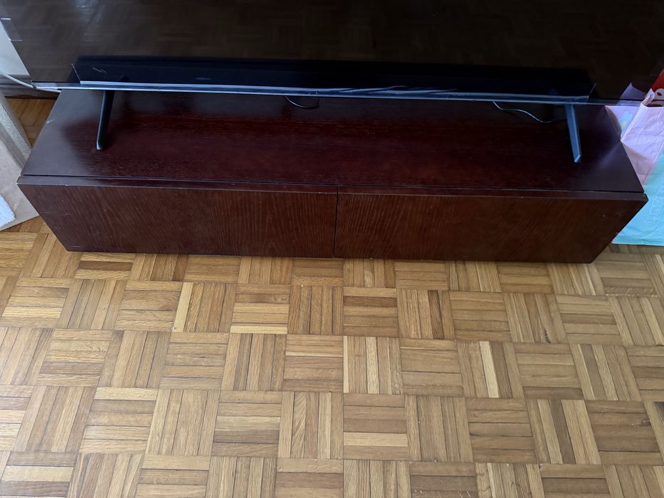 Móvel de televisão — 30 €