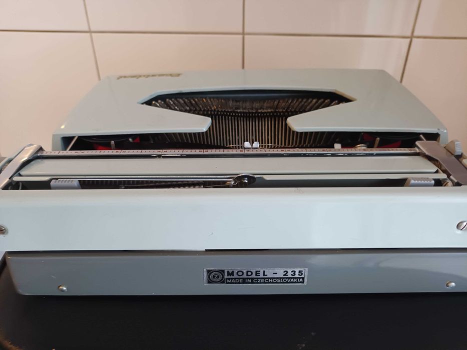 Máquina de escrever Consul President