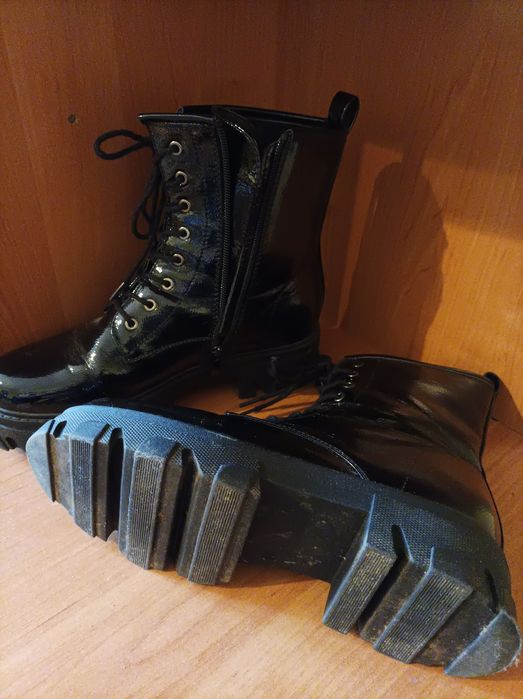 Buty zimowe jak nowe na grubej podeszwie