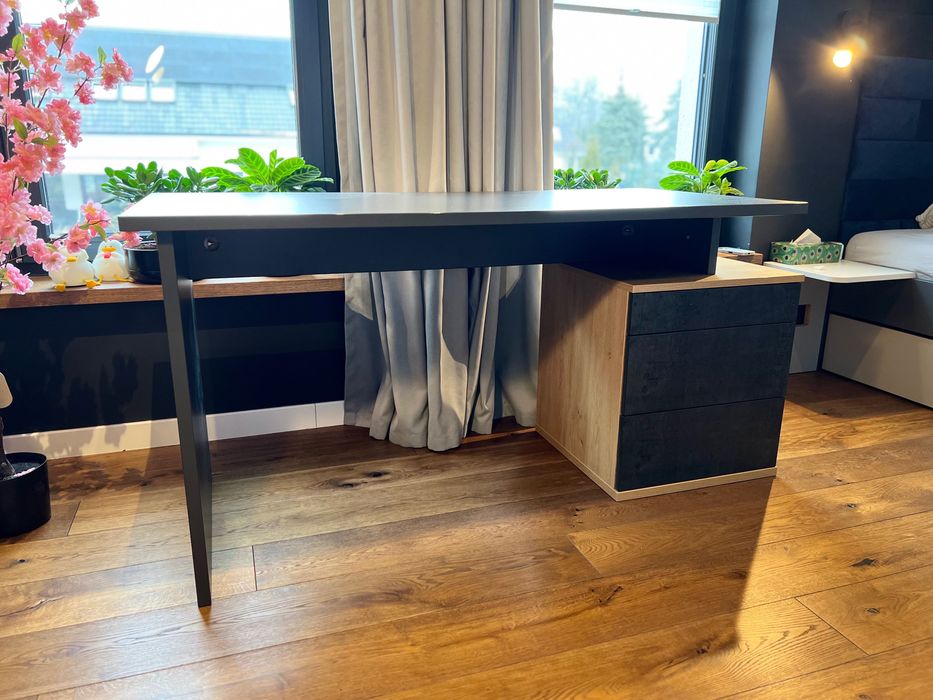 Biurko do pracy/pokoju dziecka