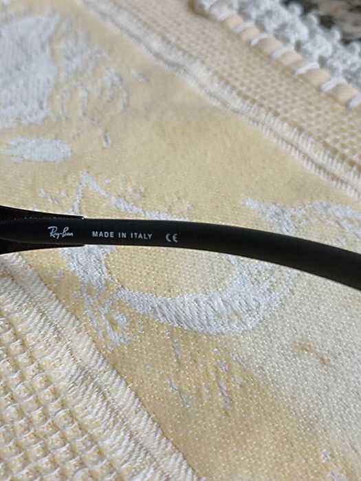 Óculos de sol marca Ray Ban