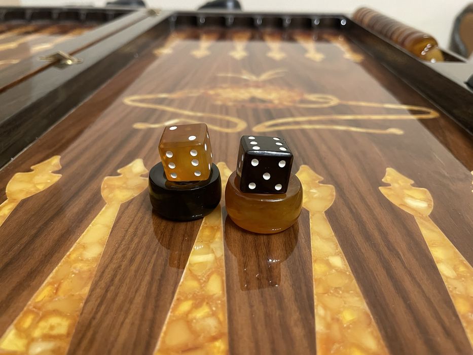 Нарди з бурштиновою аплікацією