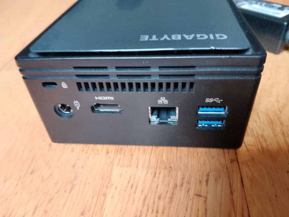 Gigabyte Brix N3150(4Gb DDR3, SSD 60Gb) з блоком живлення