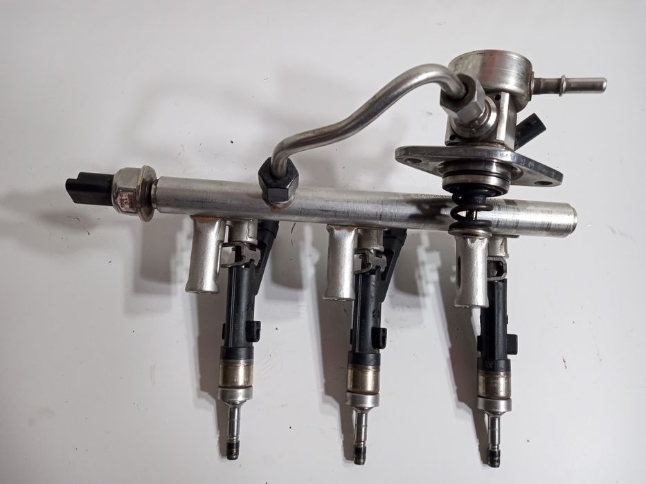 Listwa wtryskowa wtryski Peugeot 308  1.2 Pure Tech #251