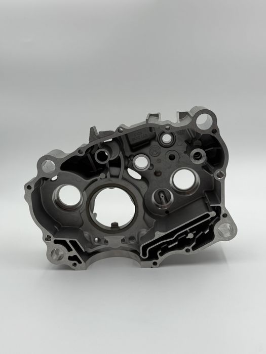 Кришка картера ліва 174 FMN Kovi Lite/Max Geon GNS