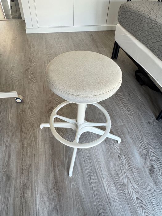 Banco Ergonómico IKEA LIDKULLEN Cinzento-Claro – Regulável em Altura