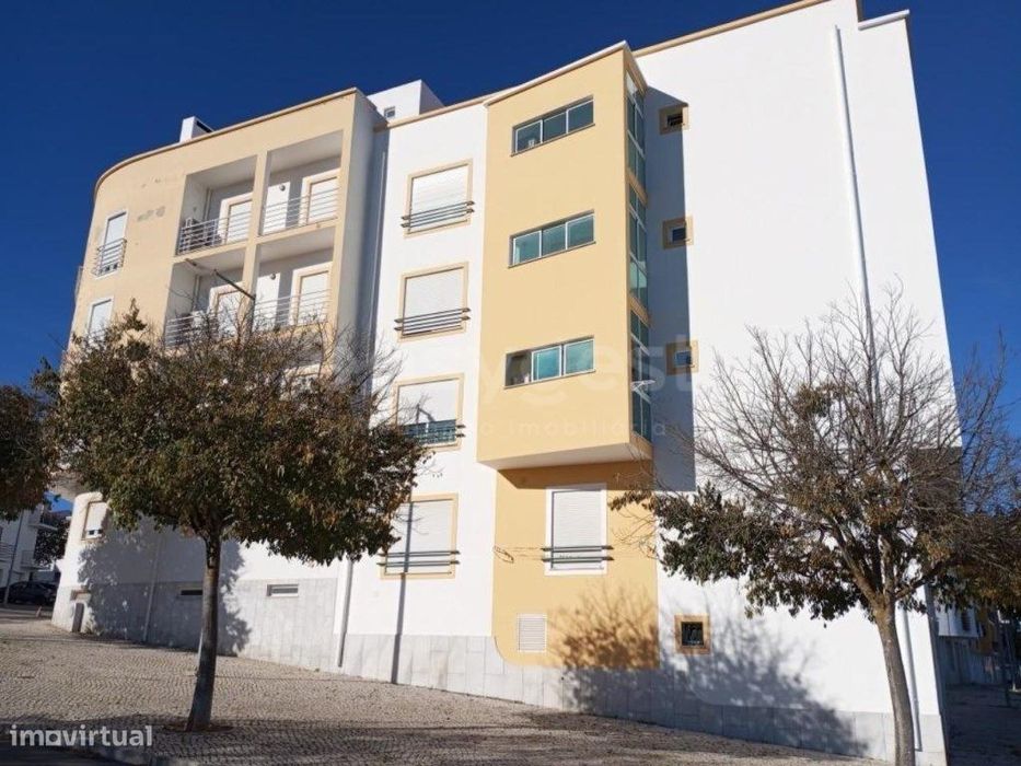 Apartamento situad0 na Urbanização dos Moinhos de Santa Maria — Beja (Salvador E Santa Maria Da Feira), Beja