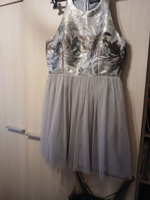 Sprzedam sukienkę Jest piękna nadaje się na różnego rodzaju imprezy. K