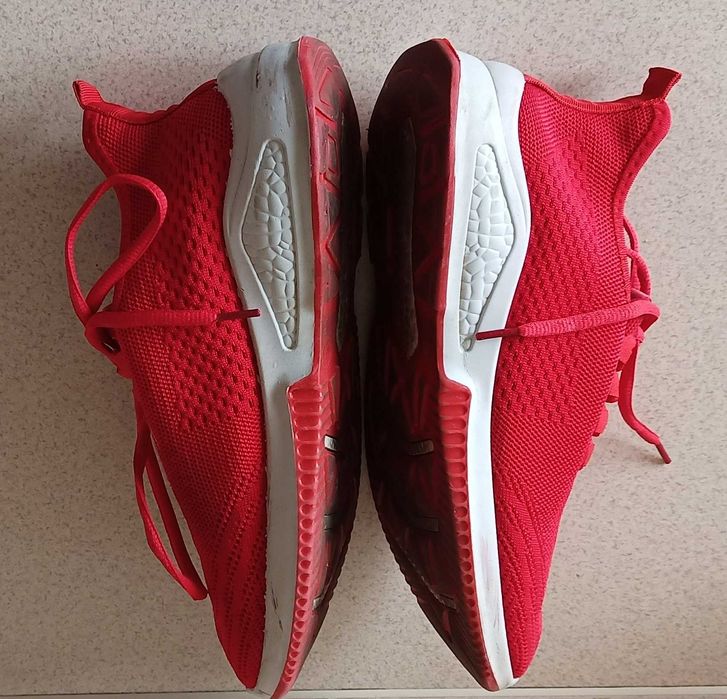 Buty sportowe damskie, Nr 40, wkładka 26 cm, stan idealny