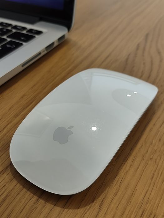 MacBook Pro 13” 2015 i5 8GB 128GB SSD + carregador original + Magic Mouse