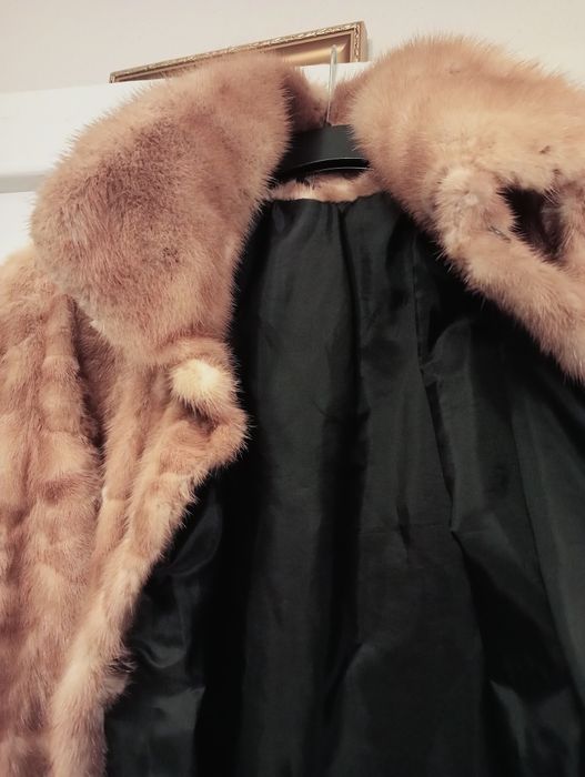 Karmelowe futerko z norek