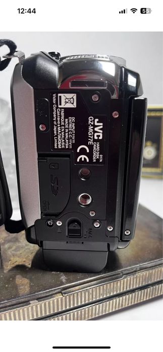 JVC GZ-MG77U Camcorder