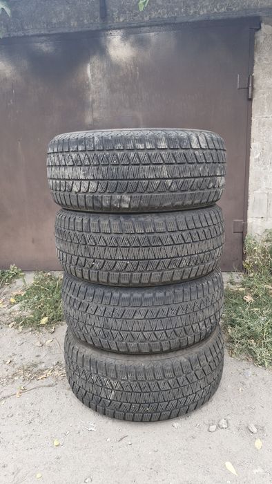 Продам свою зимнюю резину BRIDGESTONE