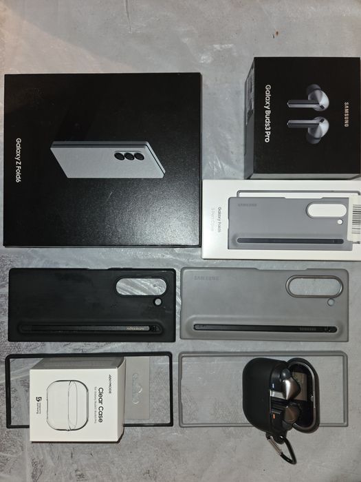Samsung galaxy z fold 6 12/256 / Samsung galaxy bads 3 pro