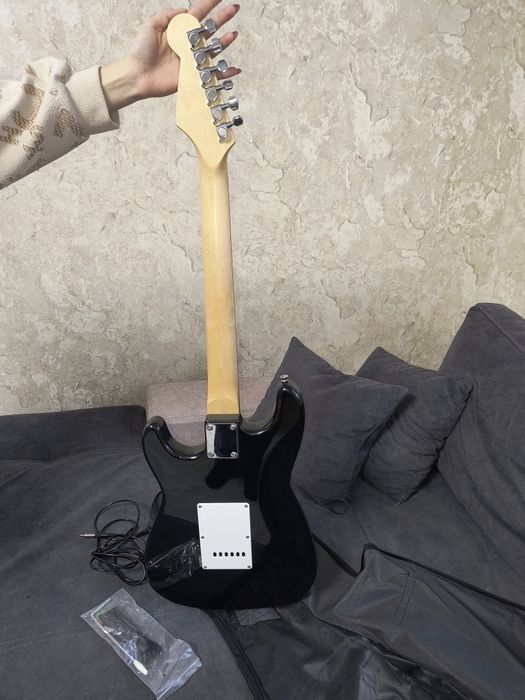 Електрогітара  гітара з чохлом